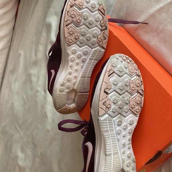 Sneakers - Picture 4 of 6